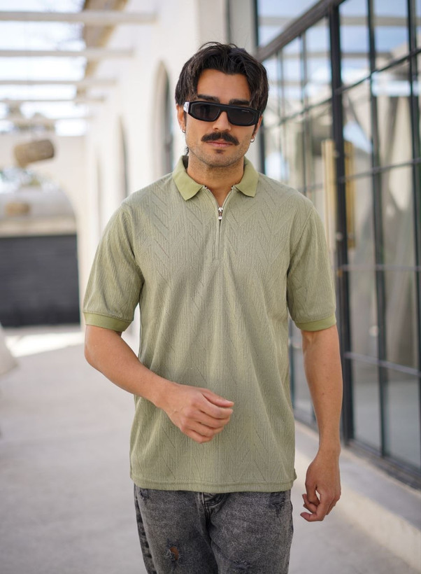 خرید عمده پولوشرت سبز زیتونی نیم زیپ بافت طرح فلش