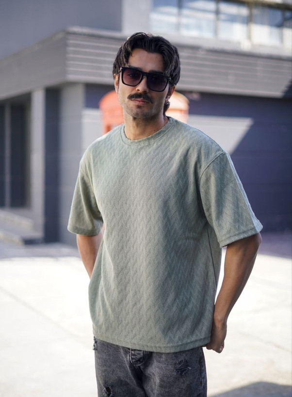 خرید عمده پولوشرت یقه گرد مردانه رنگ سبز زیتونی قواره لش"